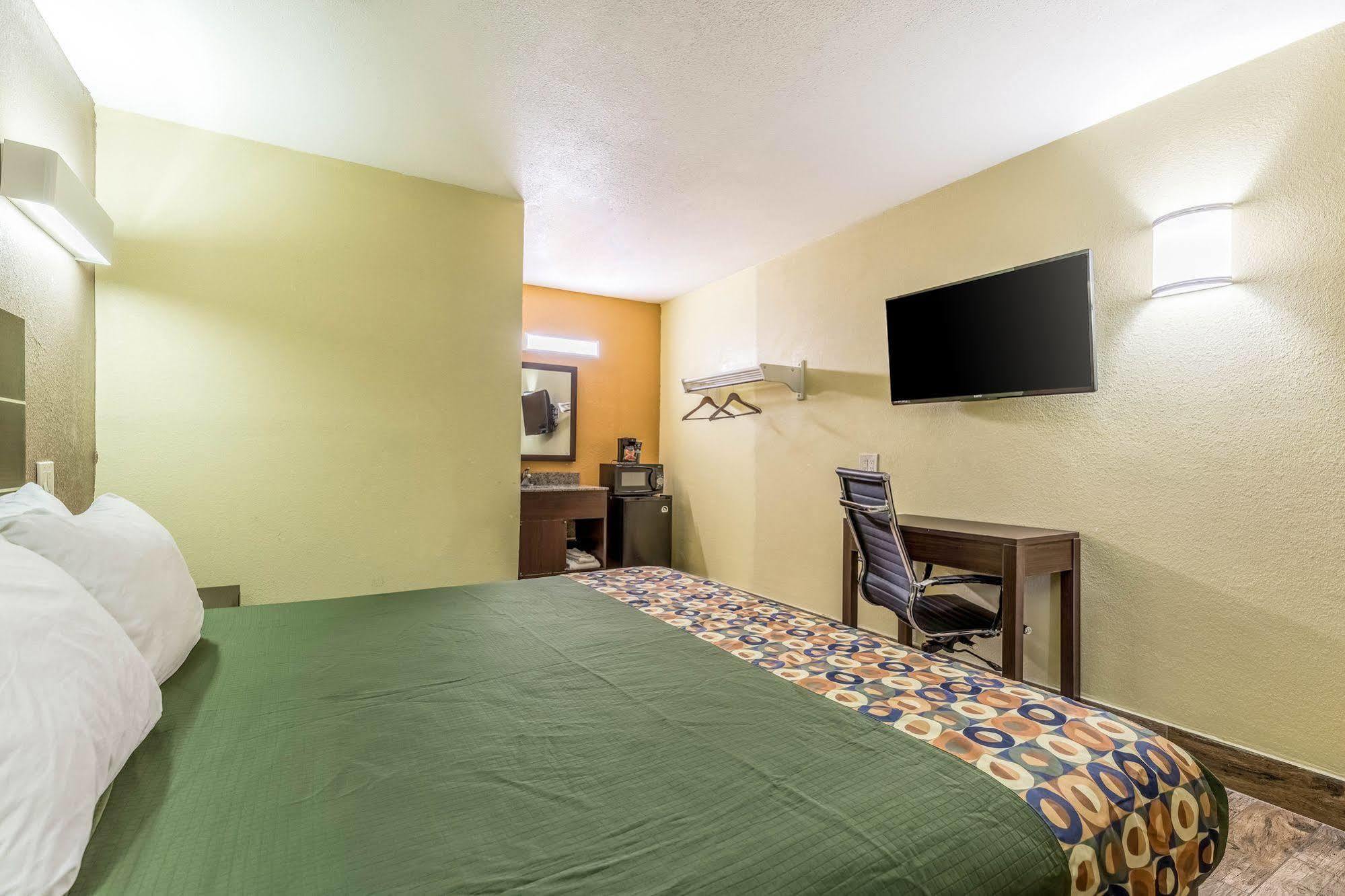Rodeway Inn Fairgrounds-Casino Тампа Экстерьер фото