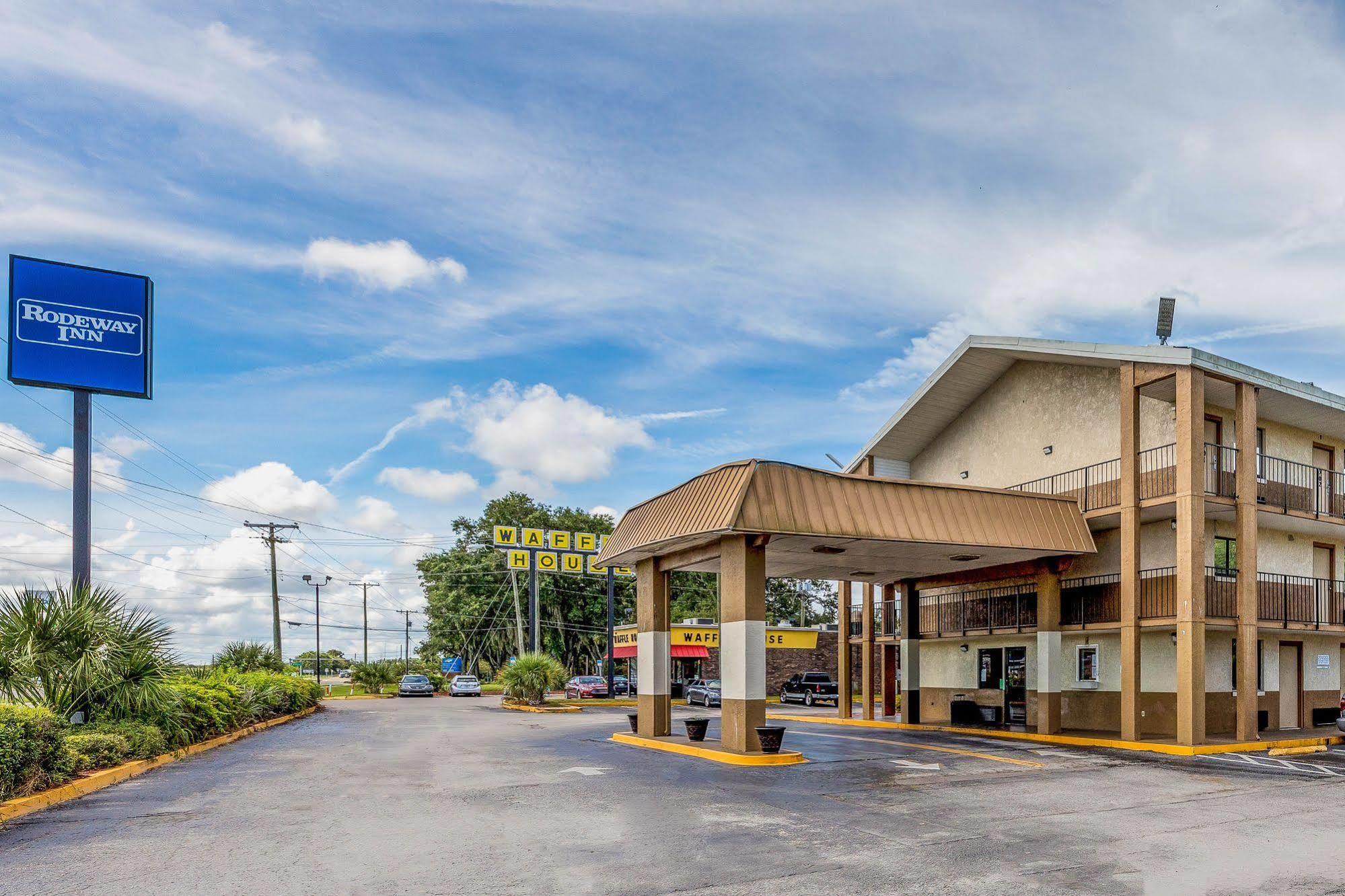 Rodeway Inn Fairgrounds-Casino Тампа Экстерьер фото